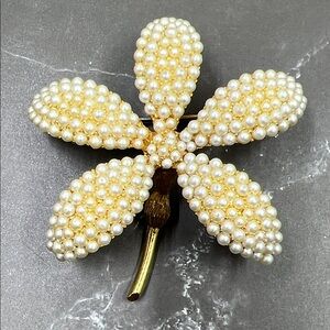 Vintage BSK Faux Pearl Gild Toned Flower Brooch Pin